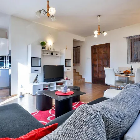 2 Bedroom Gorgeous Home In Gornje Stative Exterior photo