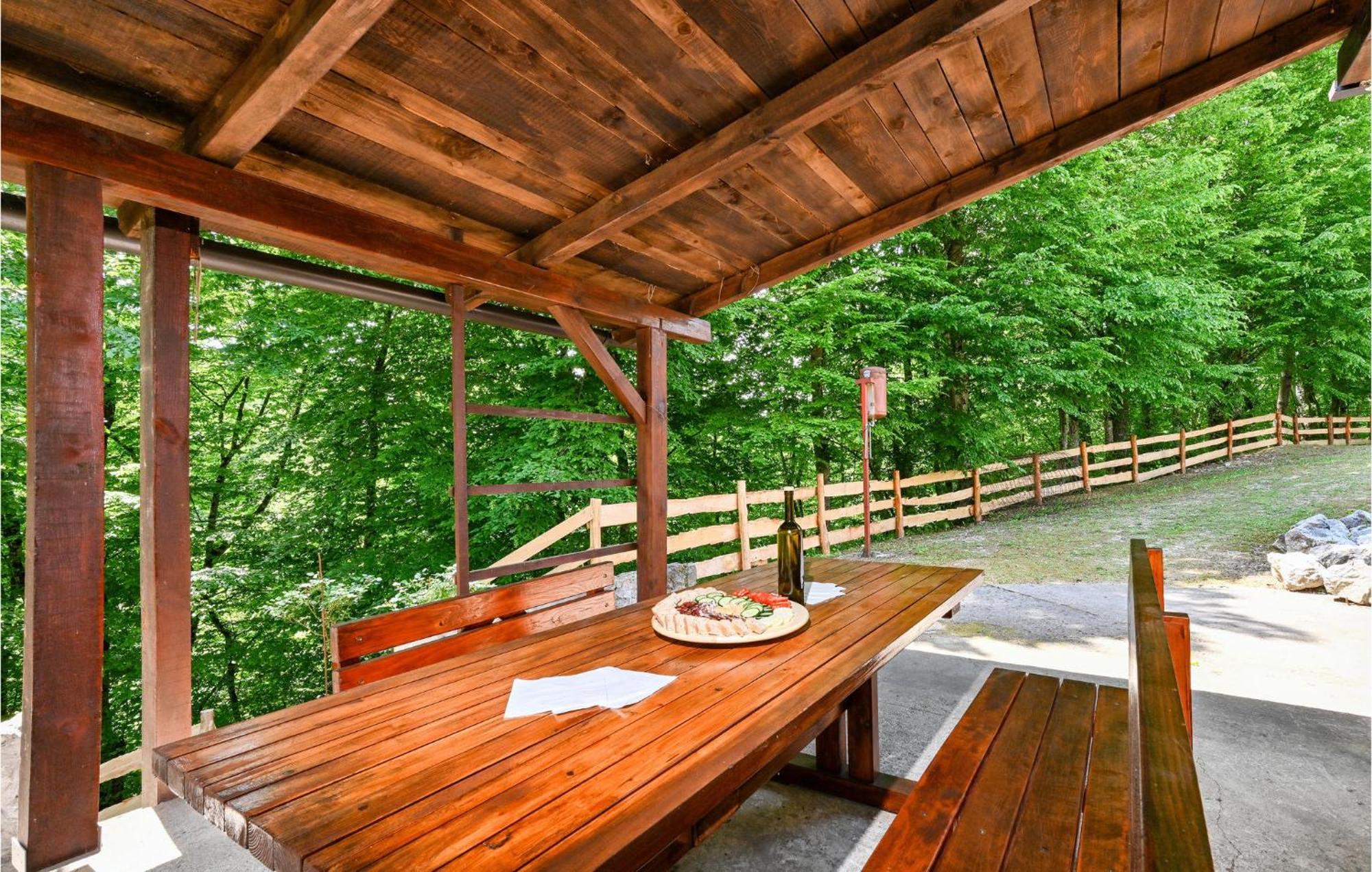 2 Bedroom Gorgeous In *