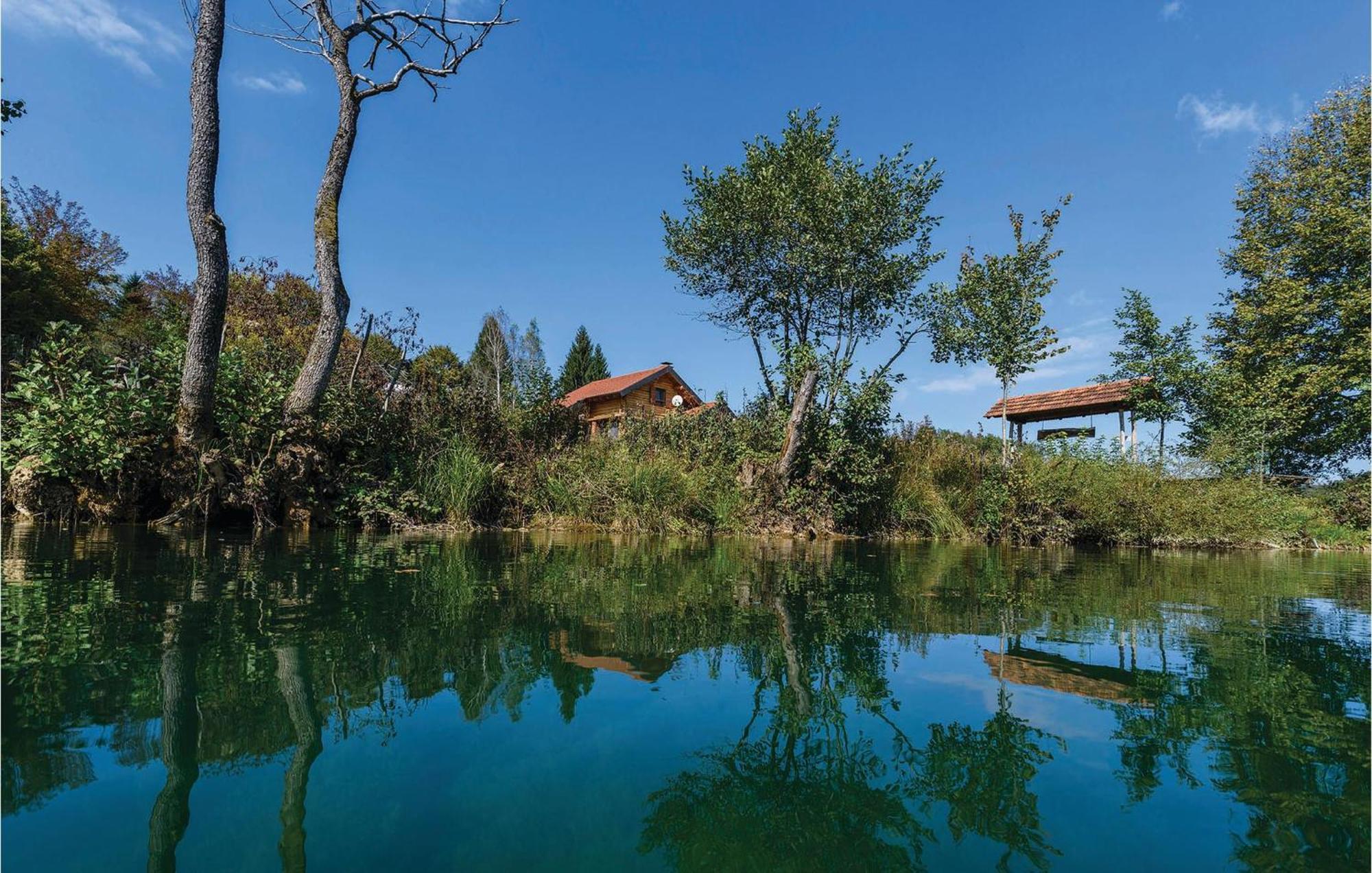 2 Bedroom Gorgeous In Holiday home Gornje Stative